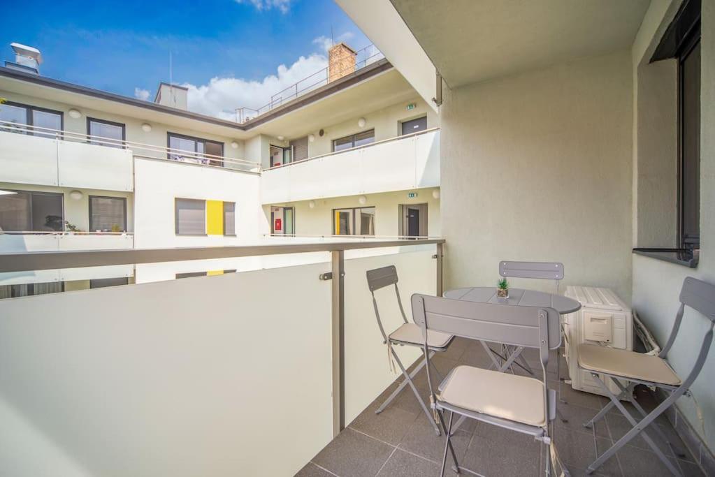 Grace Pine Apartment 1 بودابست المظهر الخارجي الصورة