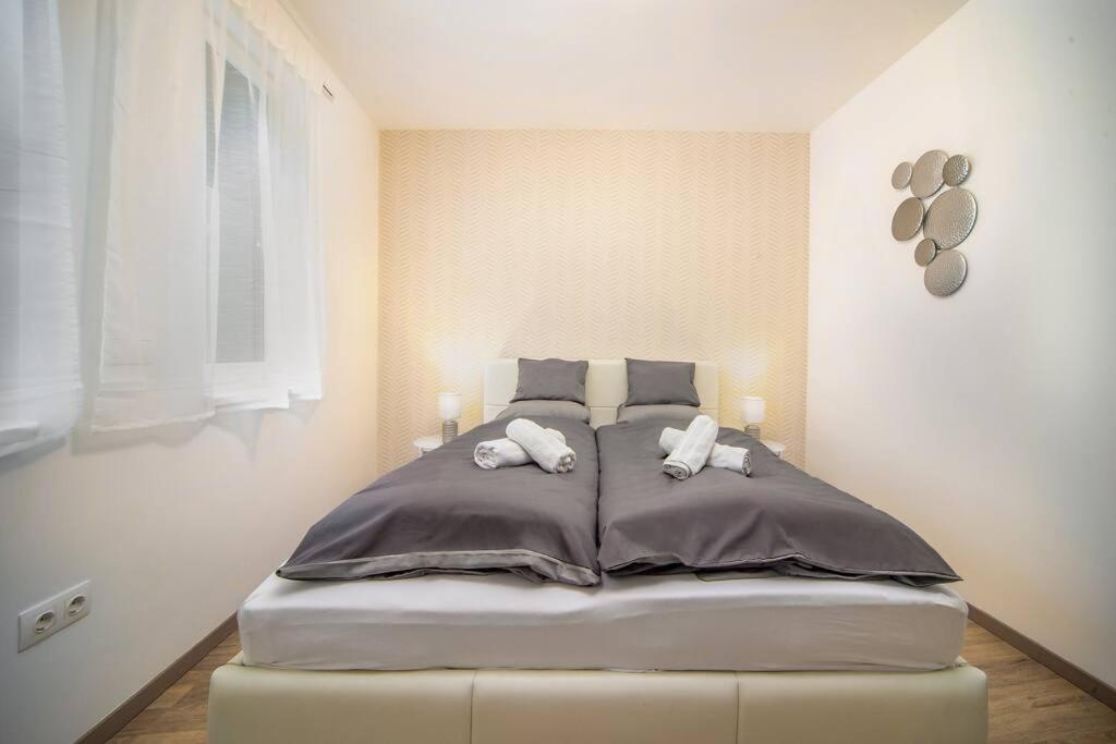 Grace Pine Apartment 1 بودابست المظهر الخارجي الصورة