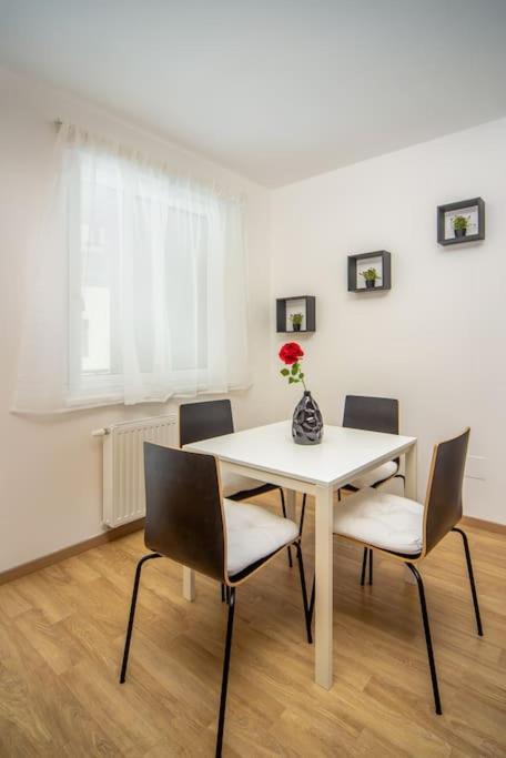 Grace Pine Apartment 1 بودابست المظهر الخارجي الصورة